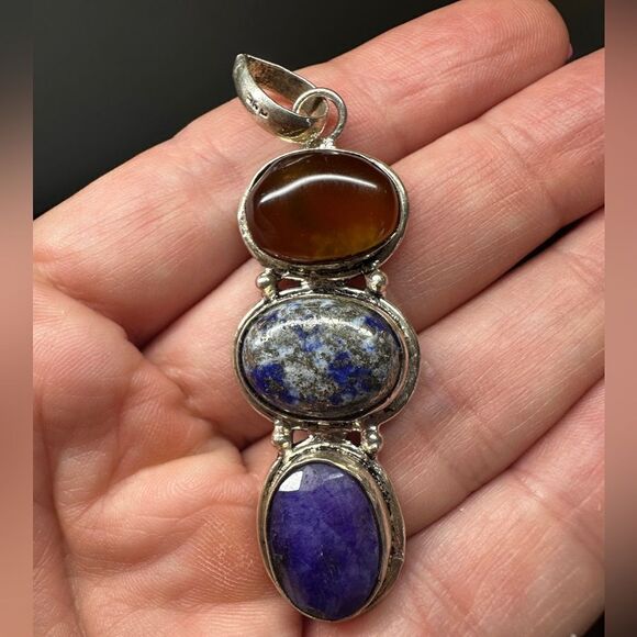 SALE! Sterling silver and three stone pendant! - Picture 4 of 7